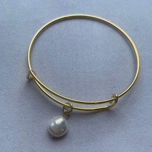 Gold bangle bracelet